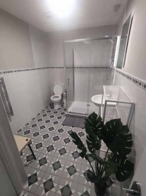 Blacklion Prime Location Apartment Eksteriør billede